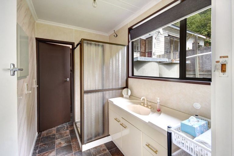 Photo of property in 25 Riverside Road, Taieri Mouth, 9091