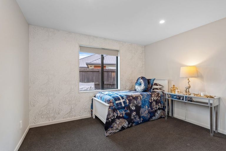 Photo of property in 18 Dunaverty Place, Broomfield, Christchurch, 8042