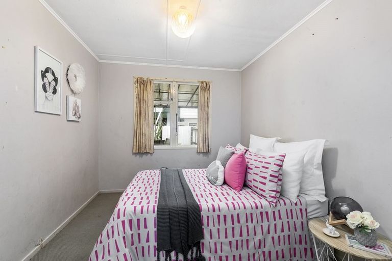 Photo of property in 33 Kairanga Crescent, Wainuiomata, Lower Hutt, 5014