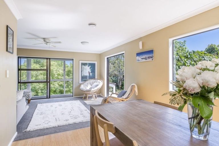 Photo of property in 72 Gloria Avenue, Te Atatu Peninsula, Auckland, 0610