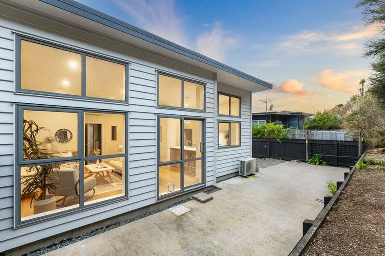 Photo of property in 5 Pacific View, Whitby, Porirua, 5024