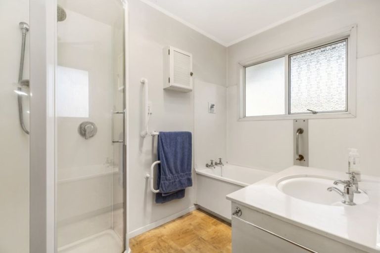 Photo of property in 2/121 Gardner Avenue, New Lynn, Auckland, 0600