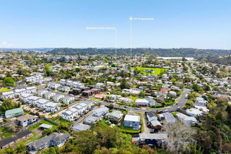 Photo of property in 44 Chippendale Crescent, Birkdale, Auckland, 0626