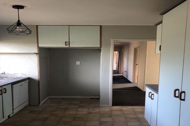 Photo of property in 490 Don Buck Road, Massey, Auckland, 0614