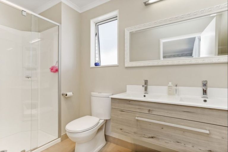 Photo of property in 2 Kotuku Lane, Hobsonville, Auckland, 0616