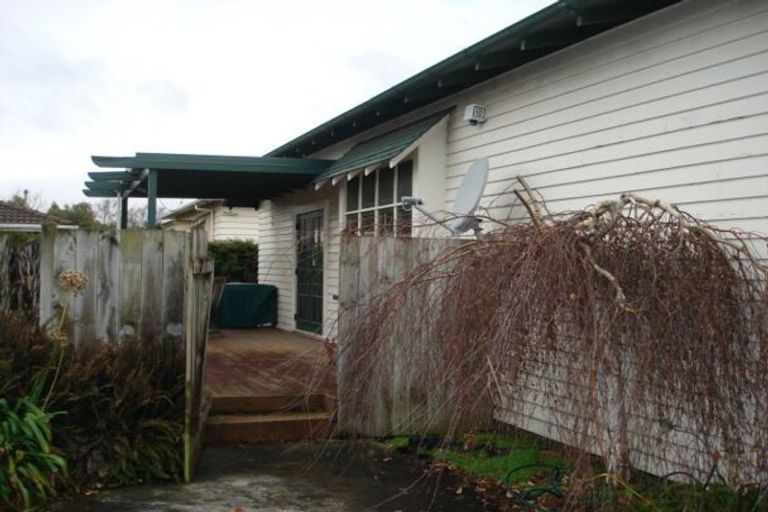 Photo of property in 42 Knowles Street, Terrace End, Palmerston North, 4410