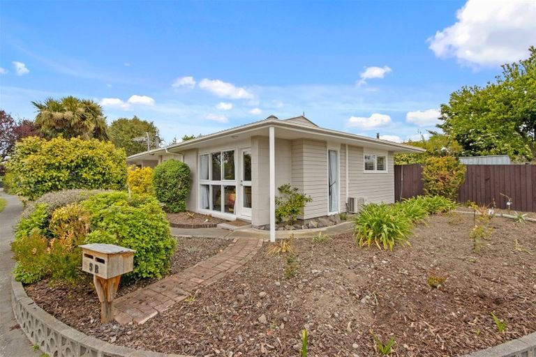 Photo of property in 5 Sarabande Avenue, Redwood, Christchurch, 8051