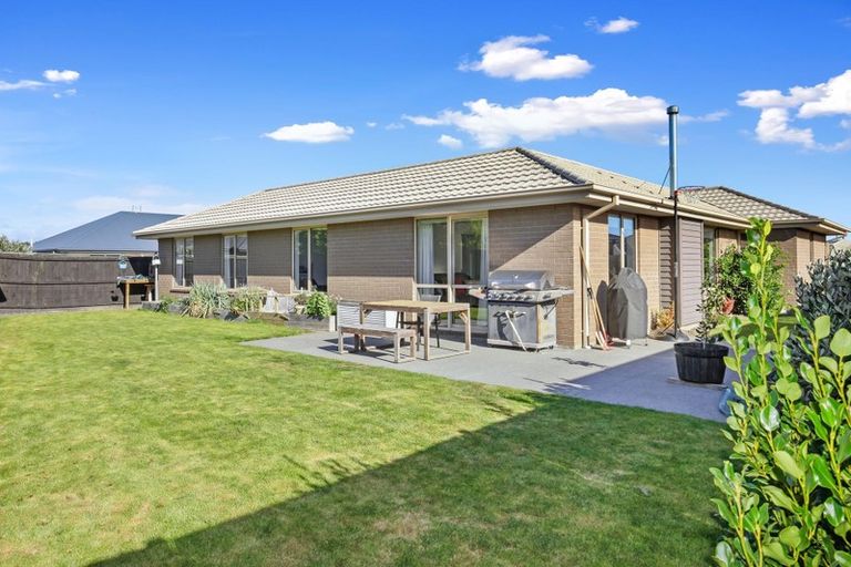 Photo of property in 17 Conie Glen Lane, Broomfield, Christchurch, 8042