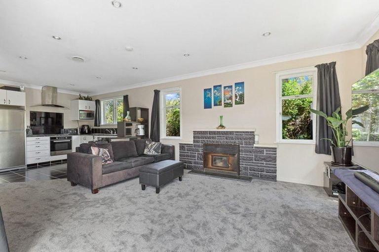 Photo of property in 102 Taikata Road, Te Atatu Peninsula, Auckland, 0610