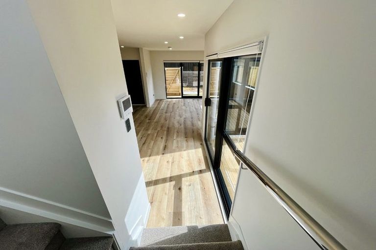 Photo of property in 98f Royal Road, Massey, Auckland, 0614