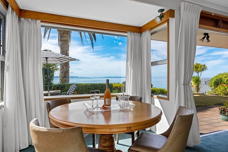 Photo of property in 30 Upper Chelverton Drive, Red Beach, 0932