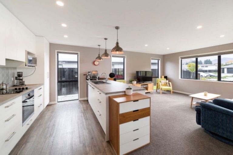 Photo of property in 6 Masons Court, Lower Shotover, Queenstown, 9304