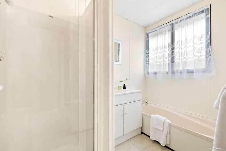 Photo of property in 1/115 Old Wairoa Road, Papakura, 2110