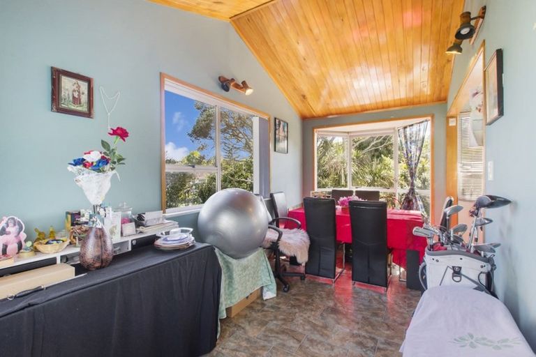 Photo of property in 48 Kaikoura Street, Henderson, Auckland, 0612