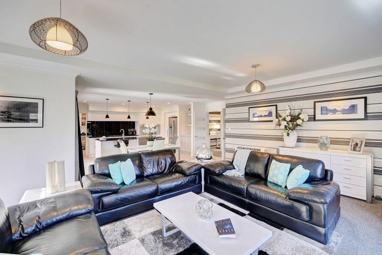 Photo of property in 6 Claremont Crescent, Amberley, 7410