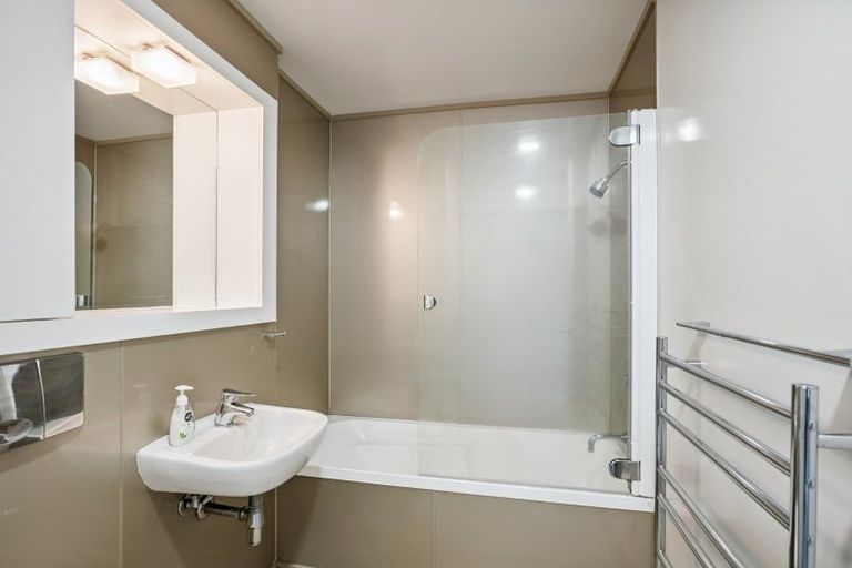 Photo of property in 4/45 Childers Terrace, Kilbirnie, Wellington, 6022