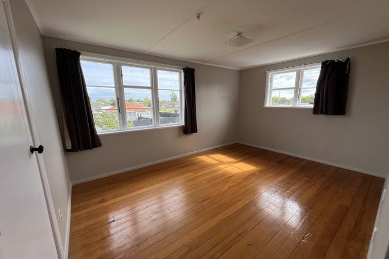 Photo of property in 126 Rangiora Avenue, Roslyn, Palmerston North, 4414