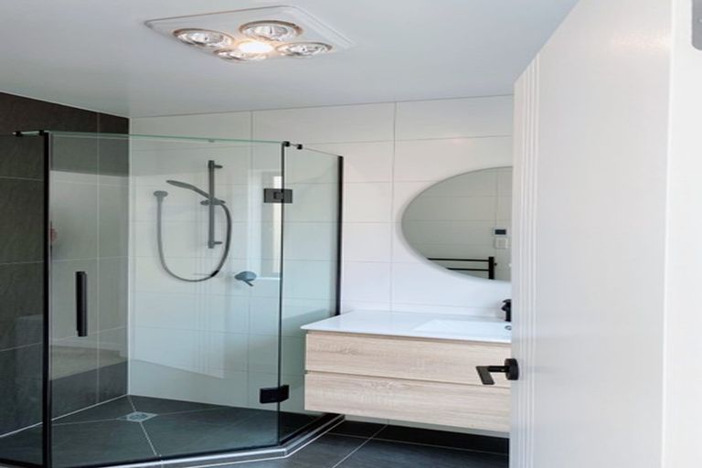 Photo of property in 40 Taikura Avenue, Red Beach, 0932