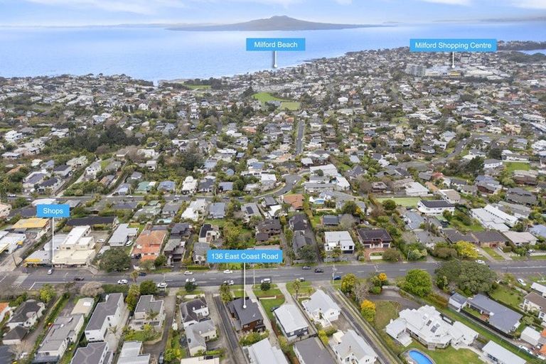 Photo of property in 136 East Coast Road, Forrest Hill, Auckland, 0620
