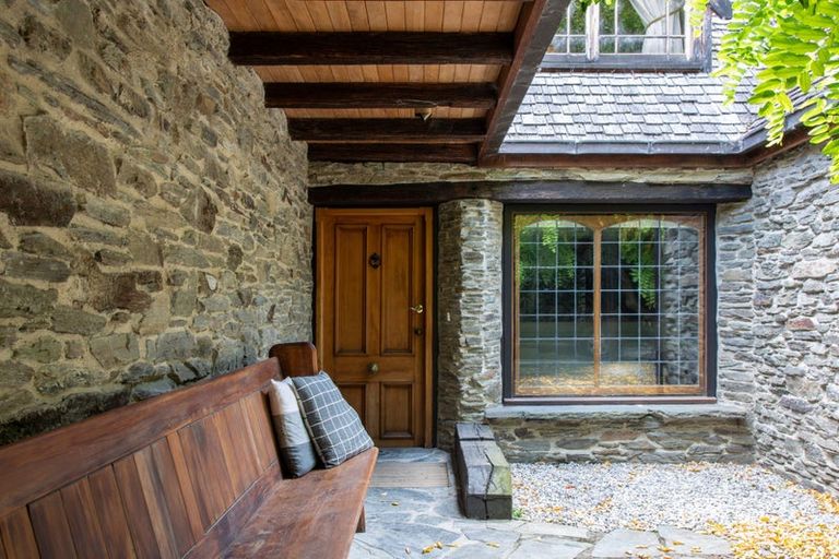 Photo of property in 11 Arrowtown-lake Hayes Road, Lake Hayes, Queenstown, 9371