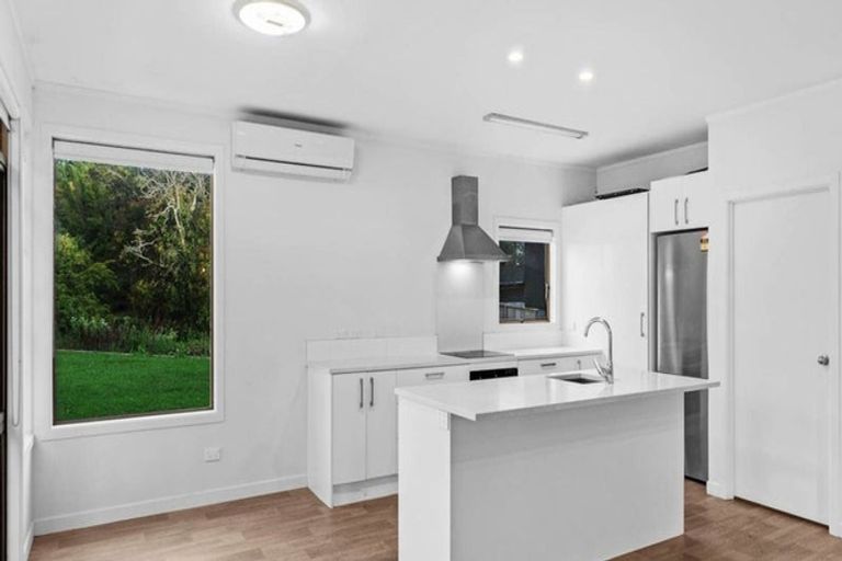 Photo of property in 192 Henderson Valley Road, Henderson, Auckland, 0612