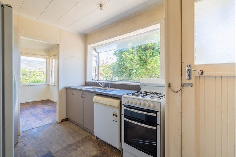 Photo of property in 60 Te Kupe Road, Paraparaumu Beach, Paraparaumu, 5032