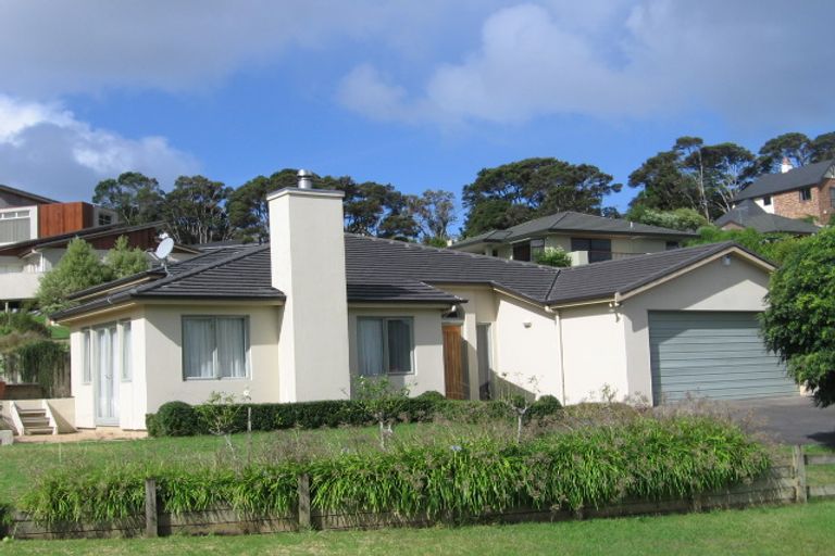 Photo of property in 12 Chamari Close, Titirangi, Auckland, 0604