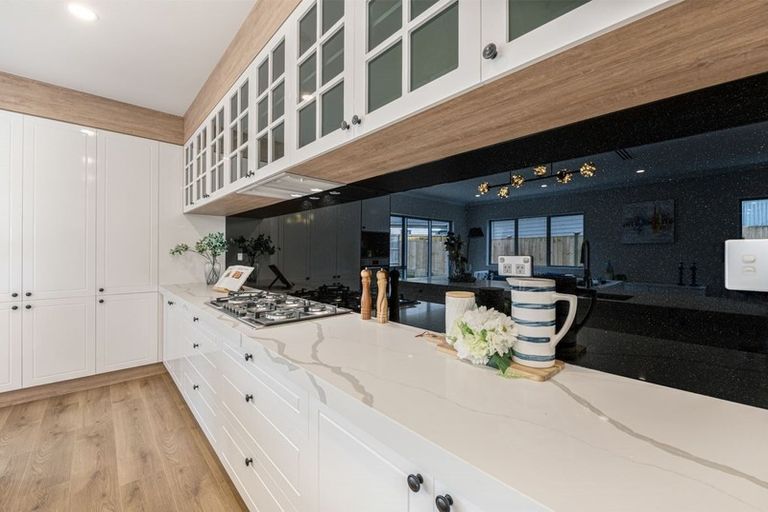 Photo of property in 60 Hikuawa Road, Flat Bush, Auckland, 2019