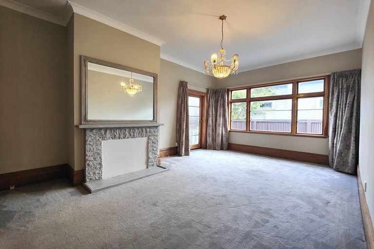 Photo of property in 28 Whites Line West, Woburn, Lower Hutt, 5010