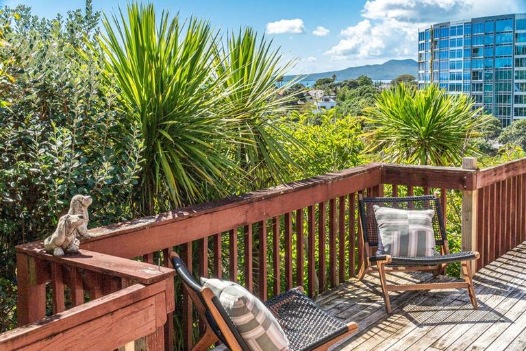 Photo of property in 15a Rangitoto Terrace, Milford, Auckland, 0620