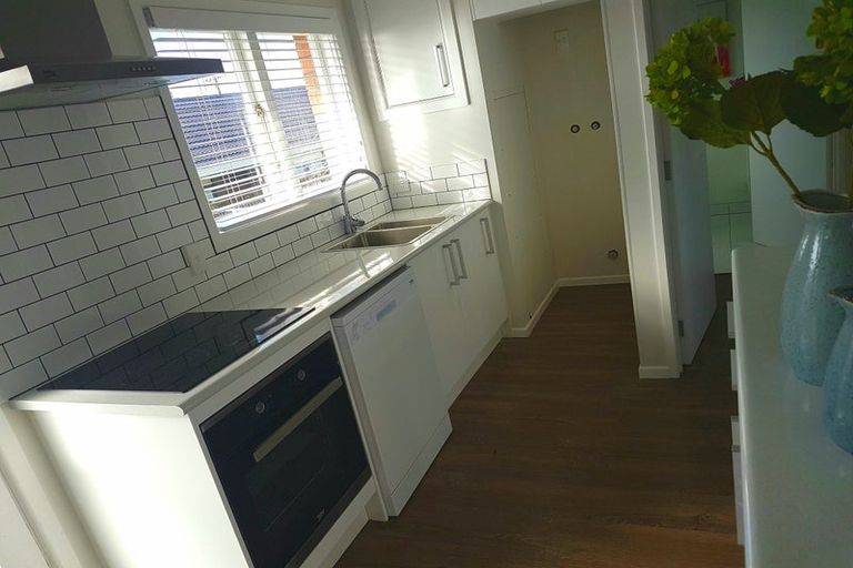 Photo of property in 4/27 Nikau Street, New Lynn, Auckland, 0600