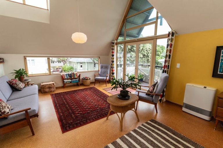 Photo of property in 83a Majoribanks Street, Mount Victoria, Wellington, 6011