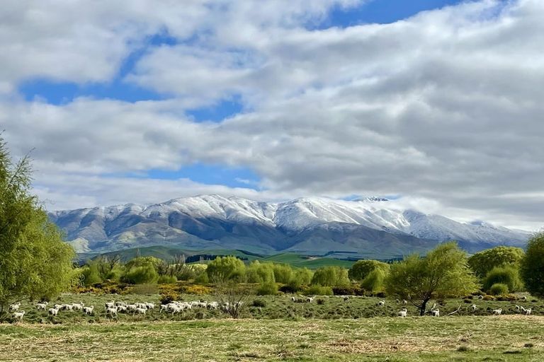 Photo of property in 307 Mchenrys Road, Hakataramea Valley, 9498