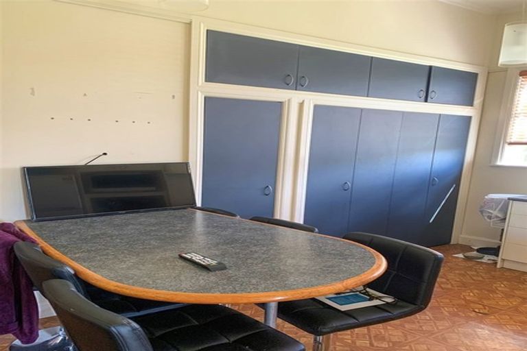 Photo of property in 11 Allardice Street, Dannevirke, 4930