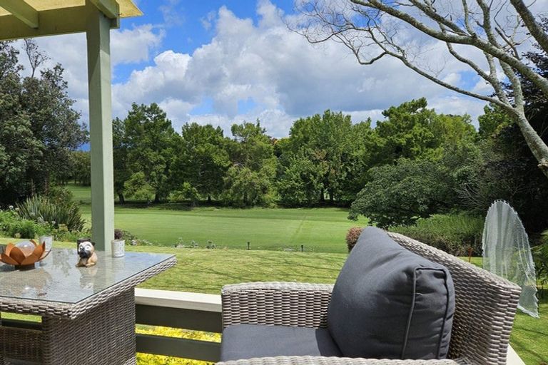 Photo of property in 35 Links View Drive, Omokoroa, 3114