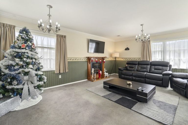 Photo of property in 33 Peel Place, Wainuiomata, Lower Hutt, 5014