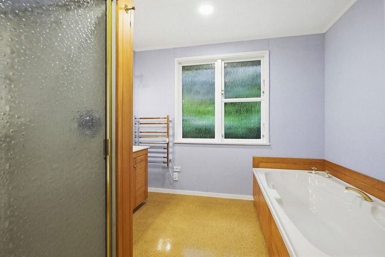 Photo of property in 98 Severn Street, Island Bay, Wellington, 6023