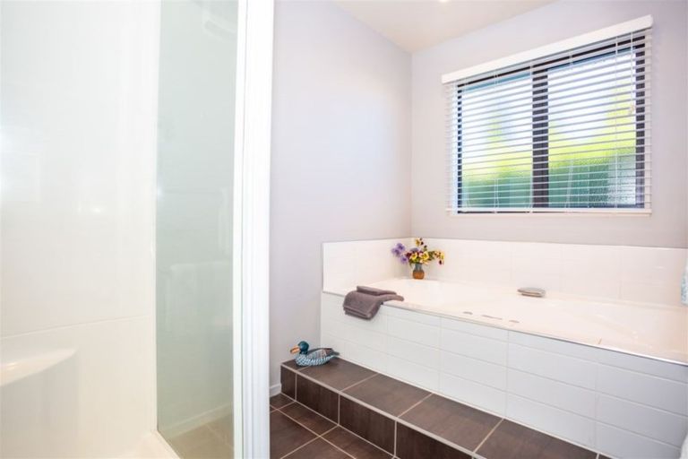Photo of property in 28 Heathridge Place, Lincoln, 7608