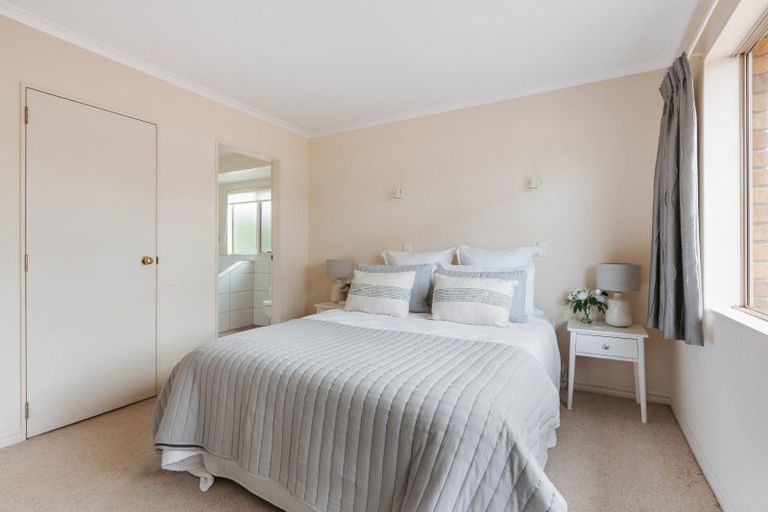 Photo of property in 102 Omapere Street, Whitby, Porirua, 5024