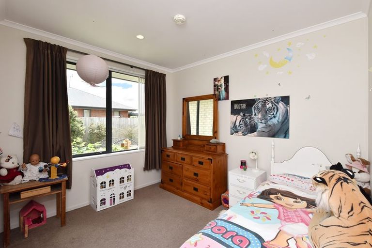 Photo of property in 37 Rochester Crescent, Rolleston, 7614