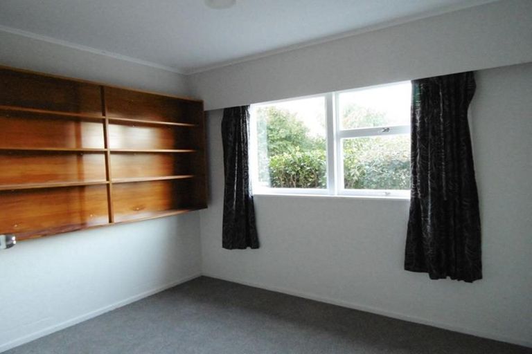 Photo of property in 8 Merchant Avenue, Te Atatu South, Auckland, 0610