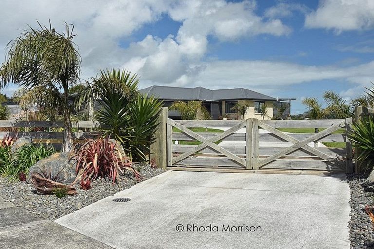 Photo of property in 13 Kotare Crescent, Pahi, Paparoa, 0571