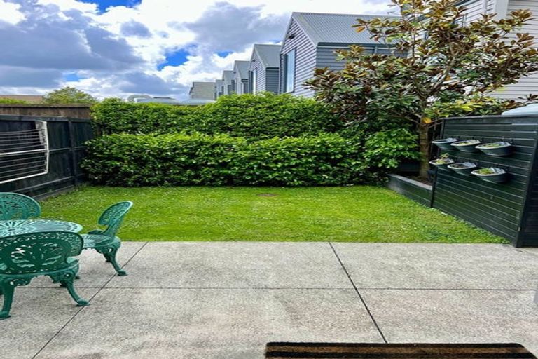 Photo of property in 18 Shelduck Way, Hobsonville, Auckland, 0616