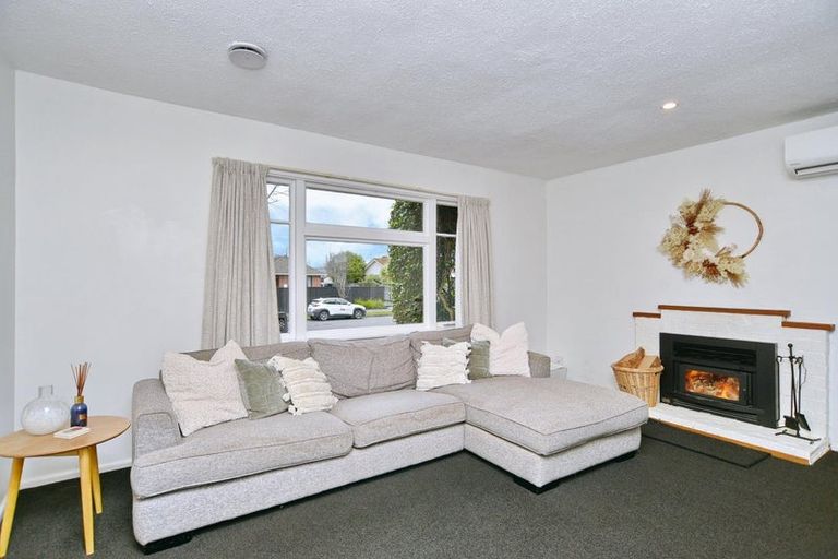 Photo of property in 2/21 Dunedin Street, Redwood, Christchurch, 8051