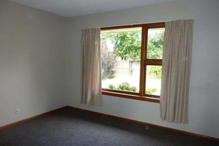 Photo of property in 42 Oriana Crescent, Hornby, Christchurch, 8042