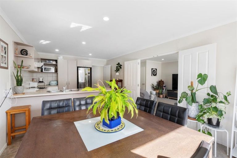 Photo of property in 14 Nykki Place, Papakura, 2110