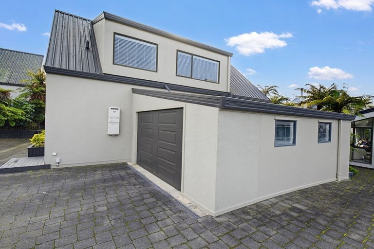 Photo of property in 74b Grand Vue Road, Kawaha Point, Rotorua, 3010