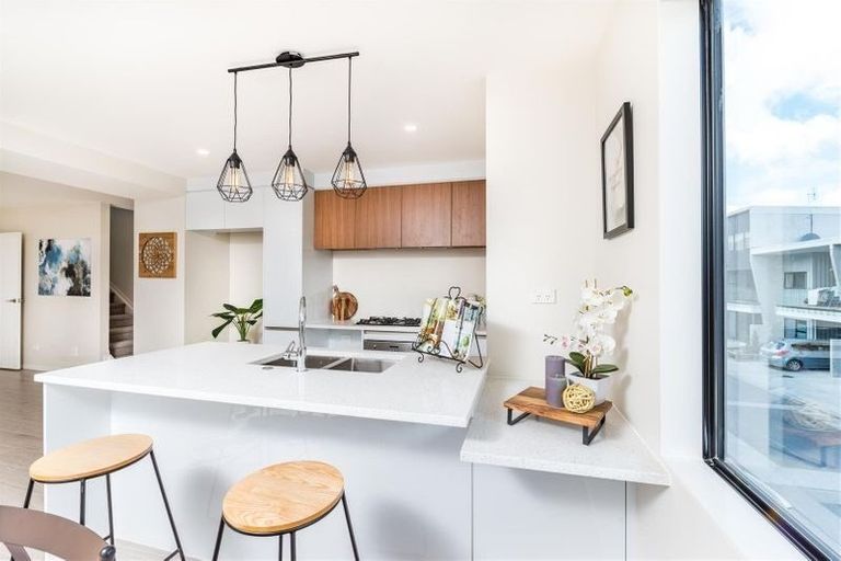 Photo of property in 16/5 Perekia Street, Albany, Auckland, 0632