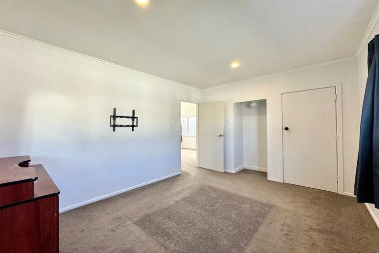 Photo of property in 43 Scotts Road, Manurewa East, Auckland, 2102