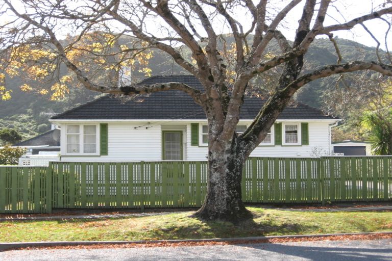 Photo of property in 107 Kowhai Street, Naenae, Lower Hutt, 5011